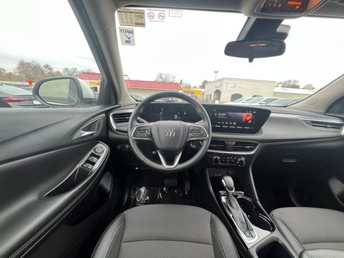 Used 2025 Buick Encore GX Preferred image 32