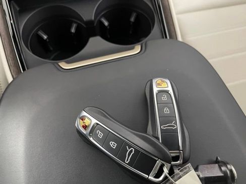 Used 2024 Porsche Panamera 4 image 44