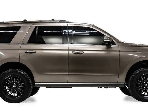 Used 2018 Ford Expedition Limited RWD image 5