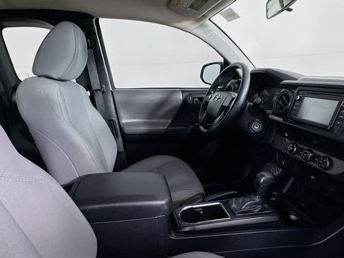 Used 2017 Toyota Tacoma SR image 24