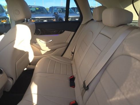 Used 2022 Mercedes-Benz GLC 300 image 7