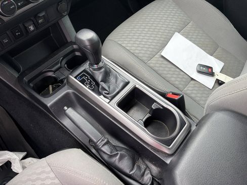 Used 2023 Toyota Tacoma SR5 AWD/4WD image 21