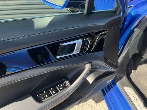 Certified 2018 Porsche Panamera 4S image 23