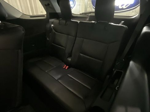 Used 2024 Ford Explorer XLT w/ Equipment Group 202A image 12