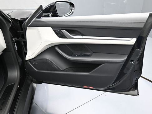 New 2026 Porsche Taycan Turbo image 30