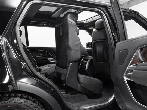 Used 2023 Land Rover Range Rover Long Wheelbase SE image 23