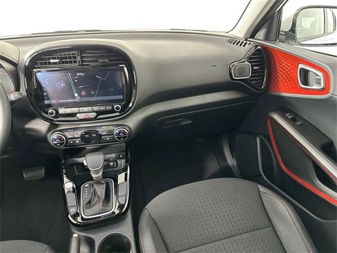 Used 2025 Kia Soul GT-Line image 27
