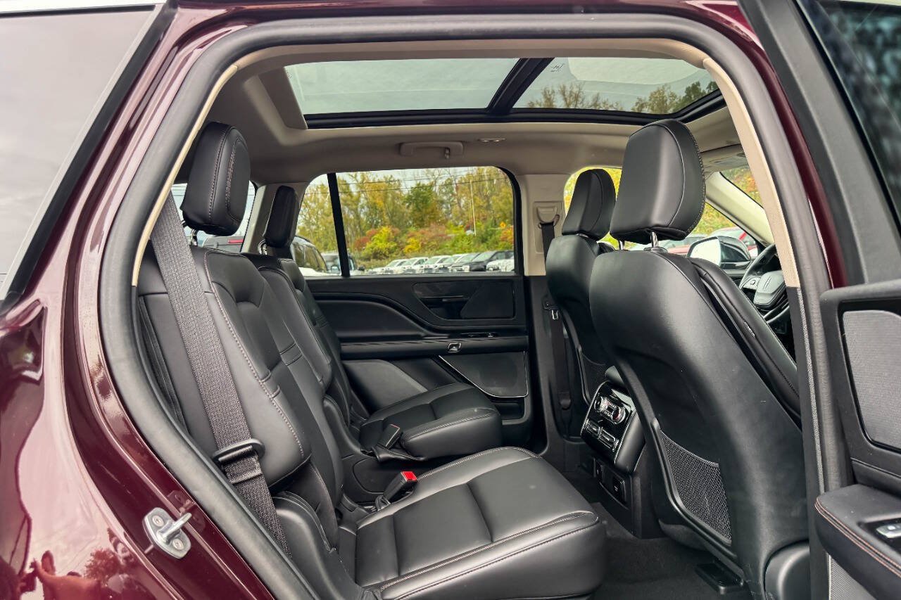 Used 2024 Lincoln Aviator AWD w/ Premium Package image 15