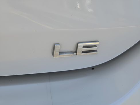 Used 2023 Toyota Highlander LE image 33