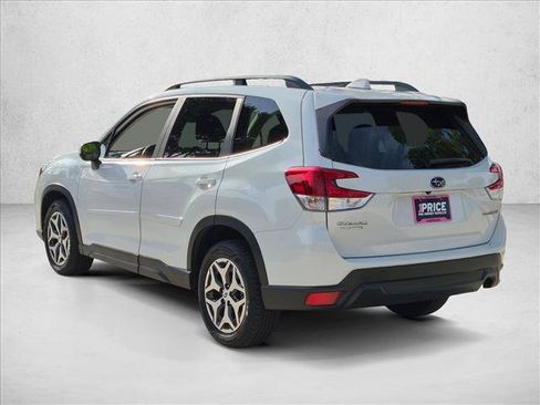 Used 2021 Subaru Forester Premium AWD/4WD image 7