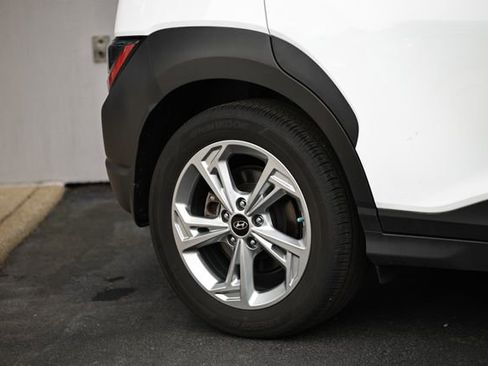 Used 2023 Hyundai Kona SEL AWD/4WD image 6