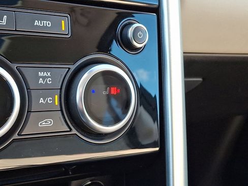 Used 2018 Land Rover Discovery HSE image 22