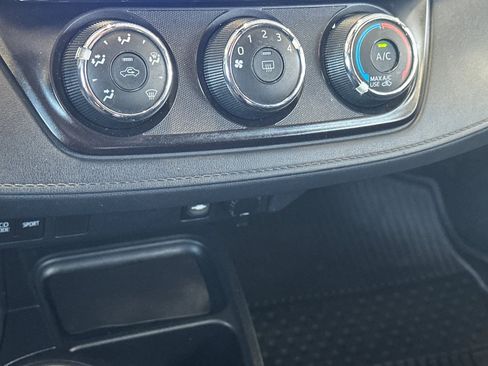 Used 2018 Toyota RAV4 LE w/ All Weather Liner Package FWD image 19