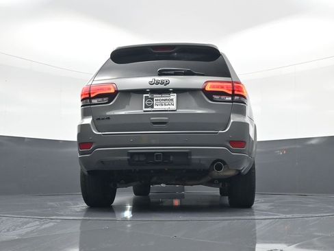 Used 2022 Jeep Grand Cherokee Laredo X image 22