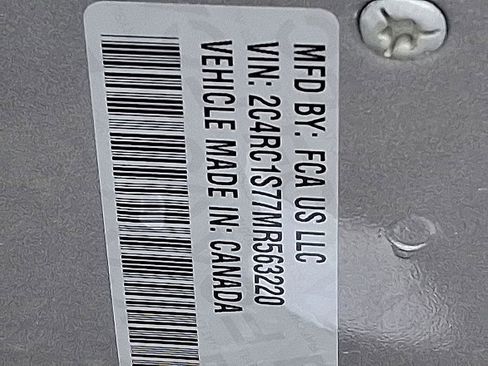 Used 2021 Chrysler Pacifica Limited w/ Premium & Safety Sphere Group FWD image 30