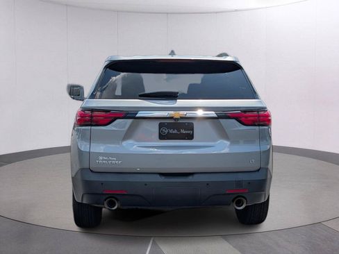Used 2023 Chevrolet Traverse LT FWD image 4