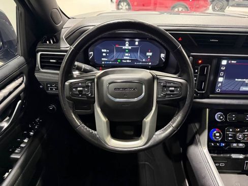 Used 2022 GMC Yukon XL Denali RWD image 23