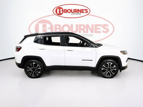 Used 2023 Jeep Compass Limited image 9