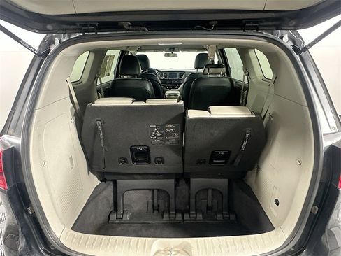 Used 2020 Kia Sedona EX image 25