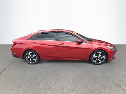 Used 2022 Hyundai Elantra Limited FWD image 3