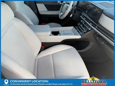 Used 2025 Hyundai Santa Fe SE image 7