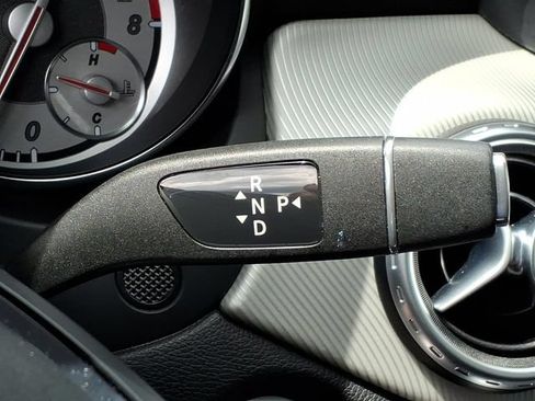 Used 2017 Mercedes-Benz GLA 250 4MATIC image 26