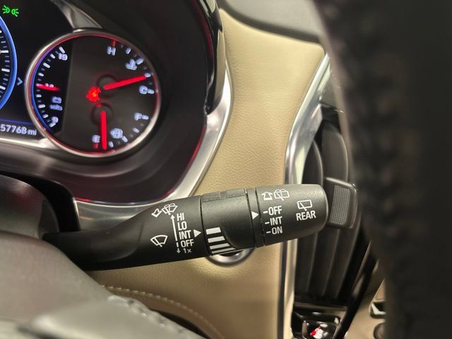 Used 2022 Chevrolet Traverse Premier AWD/4WD image 36