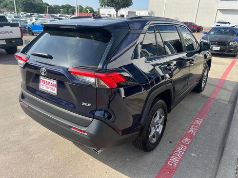 Used 2025 Toyota RAV4 XLE w/ Convenience Package FWD image 9