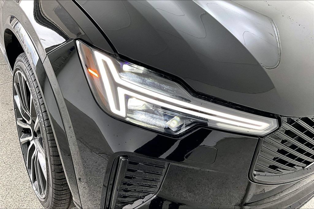 New 2026 Volvo XC90 T8 Plus w/ Protection Package Premier AWD/4WD image 24