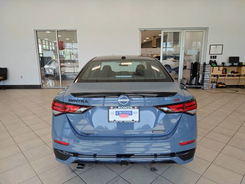 New 2025 Nissan Sentra SR w/ Midnight Edition image 4