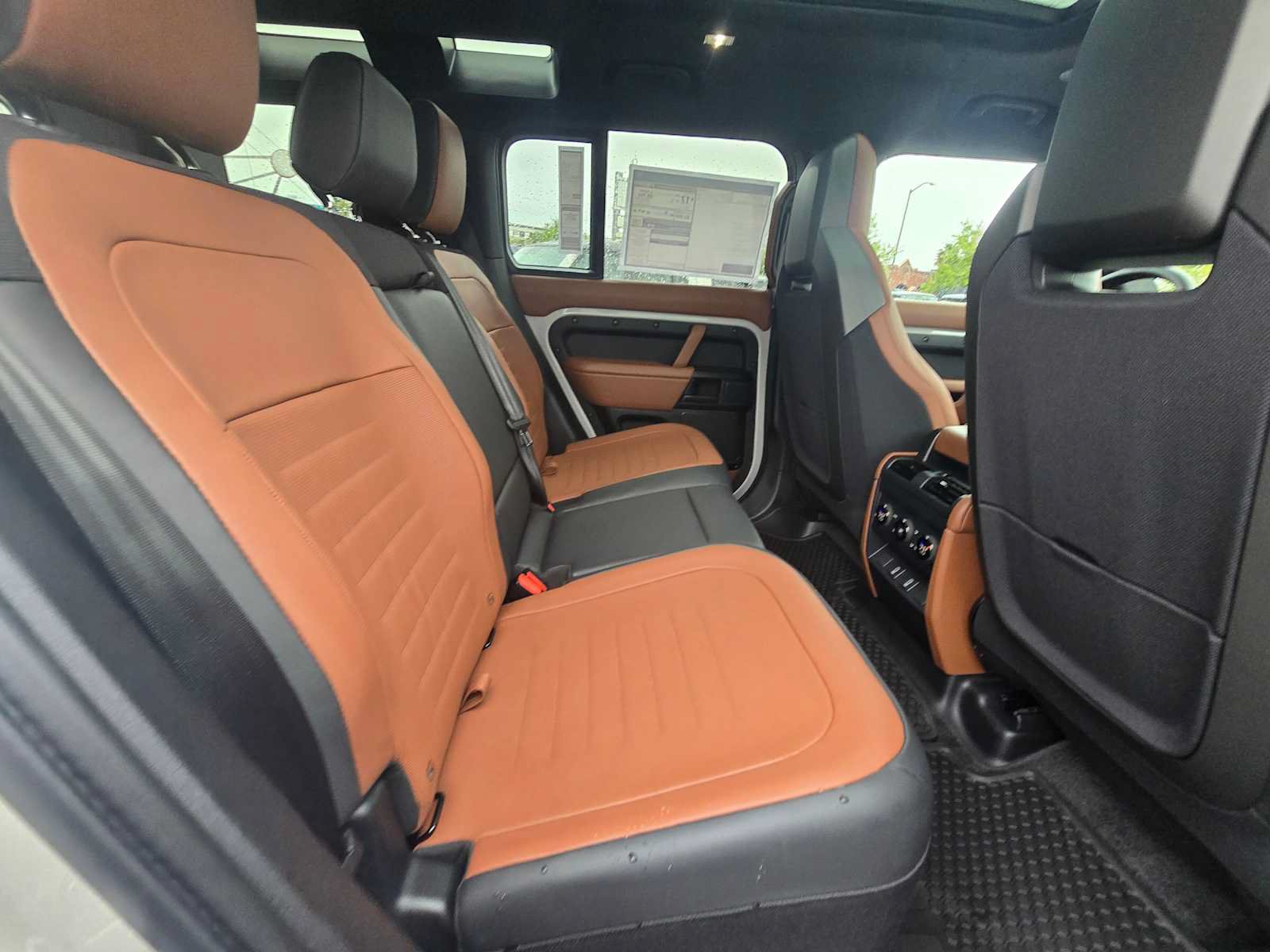 New 2026 Land Rover Defender 110 OCTA AWD/4WD image 14