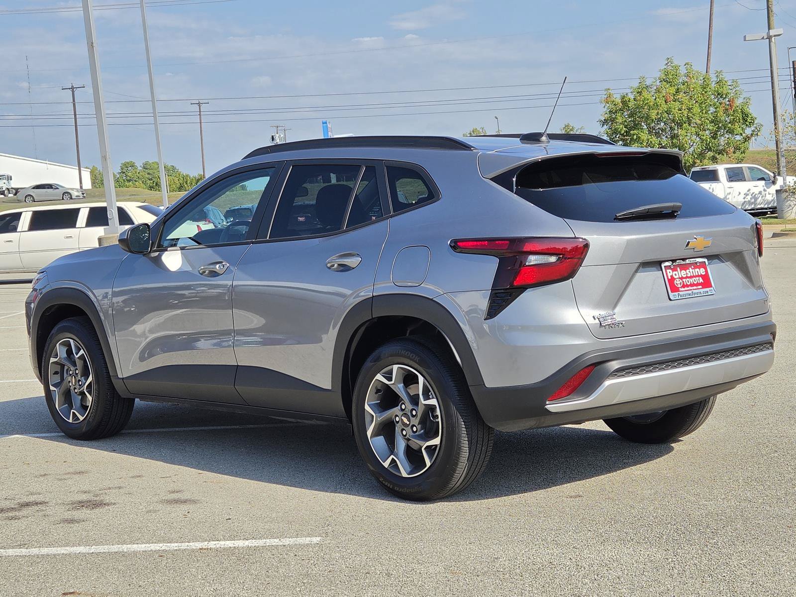 Used 2026 Chevrolet Trax LT FWD image 6