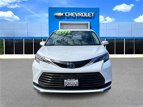 Used 2022 Toyota Sienna LE w/ LE Plus Package image 8