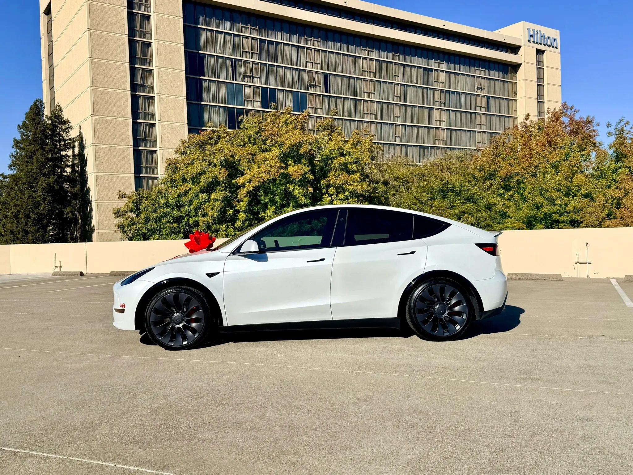 Used 2024 Tesla Model Y Performance AWD/4WD image 7