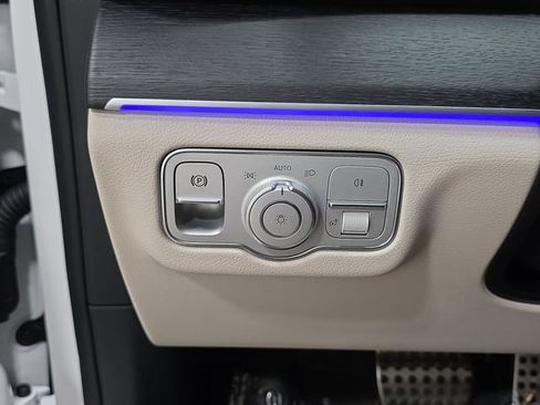 Used 2025 Mercedes-Benz GLS 450 4MATIC image 25