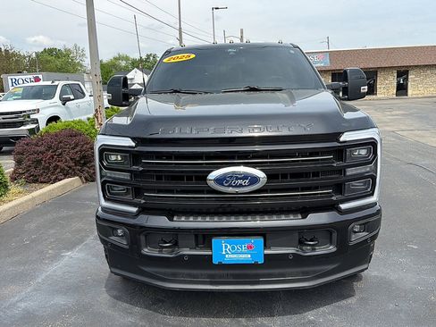 Used 2025 Ford F350 Platinum w/ FX4 Off-Road Package AWD/4WD image 2