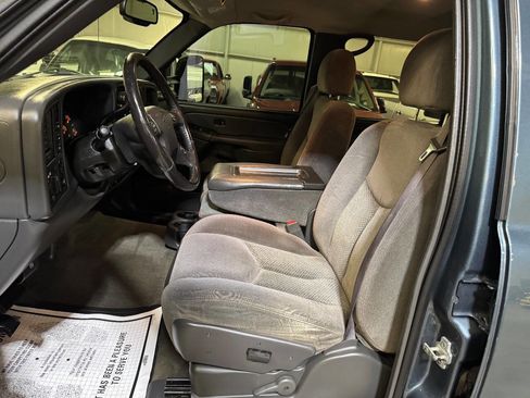 Used 2006 Chevrolet Silverado 3500 LT w/ Heavy-Duty Power Package image 27