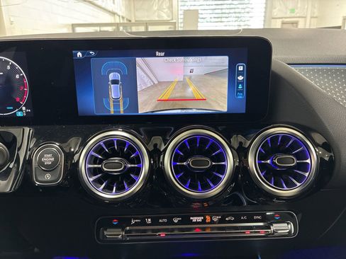 Used 2025 Mercedes-Benz GLA 250 4MATIC image 24