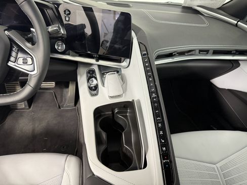 Used 2023 Chevrolet Corvette Stingray Preferred Cpe w/ Battery Protection Package image 21