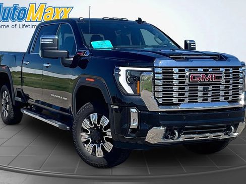 Used 2024 GMC Sierra 2500 Denali w/ Denali Reserve Package AWD/4WD image 3
