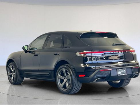 Certified 2026 Porsche Macan AWD/4WD image 3
