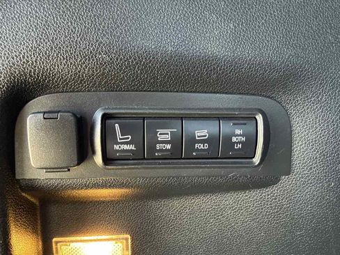 Used 2017 Ford Explorer Platinum AWD/4WD image 22