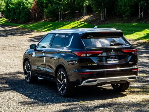 New 2025 Mitsubishi Outlander AWD image 6