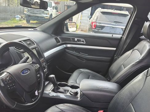 Used 2017 Ford Explorer XLT w/ Equipment Group 202A image 28