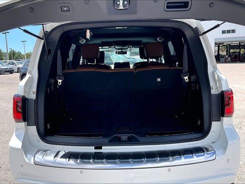 Used 2024 INFINITI QX80 Sensory AWD/4WD image 15