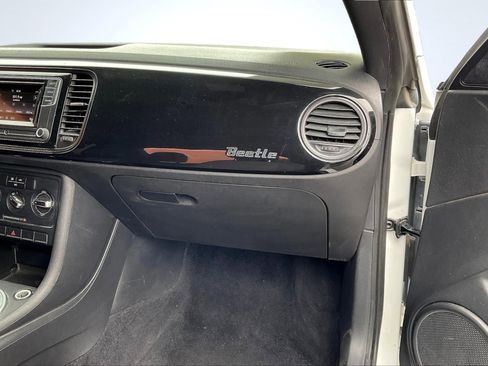 Used 2018 Volkswagen Beetle S image 15