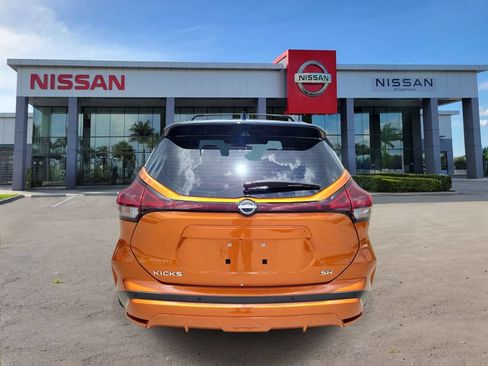 Used 2023 Nissan Kicks SR w/ SR Premium Package FWD image 5