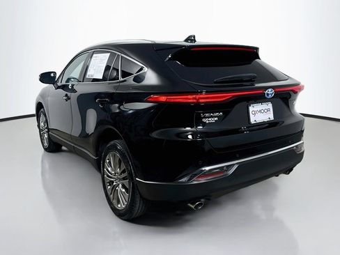 Certified 2024 Toyota Venza XLE AWD/4WD image 5