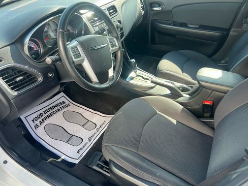 Used 2012 Chrysler 200 Touring FWD image 14