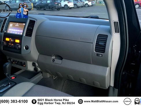 Used 2021 Nissan Frontier SV w/ Midnight Edition Floor Mats AWD/4WD image 14